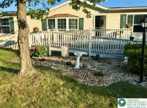 4185 Independence Ln, Danielsville, PA 18038