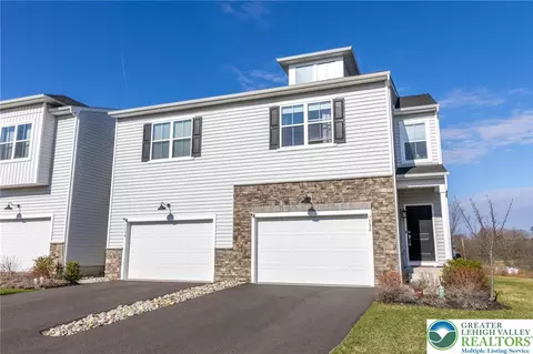 7536 Clayton Ave, Coopersburg, PA 18036