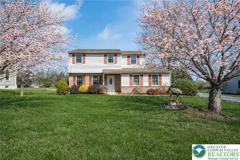 5139 Tilghman St, Coopersburg, PA 18036