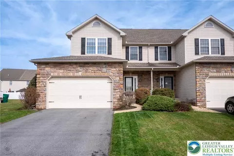 7719 Barrow Dr, Macungie, PA 18062
