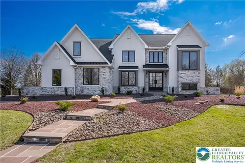 3373 Rising Sun Ct, Nazareth, PA 18064