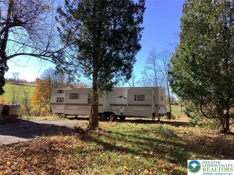 12 Lumber Ln, West Penn Twp, PA 17960