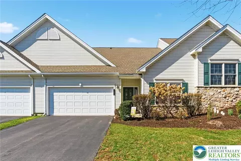 16 Kent Ln, Palmer Township, PA 18045