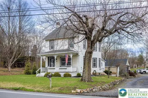 5966 Sullivan Trl, Nazareth, PA 18064