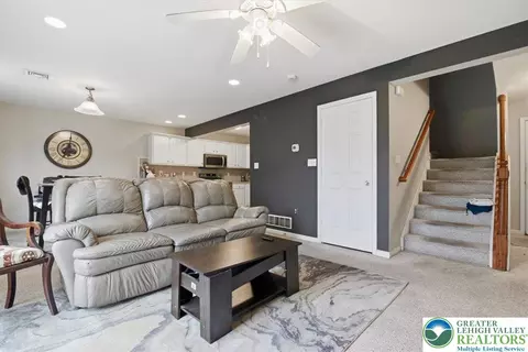 114 Sciota Garden Rd, Sciota, PA 18354 photo 9