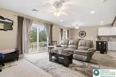 114 Sciota Garden Rd, Sciota, PA 18354 photo 8