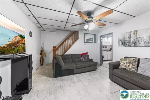 707 E 5th St, Bethlehem, PA 18015 photo 4