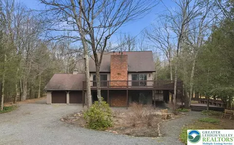 340 Bear Creek Lake Dr, Jim Thorpe, PA 18229