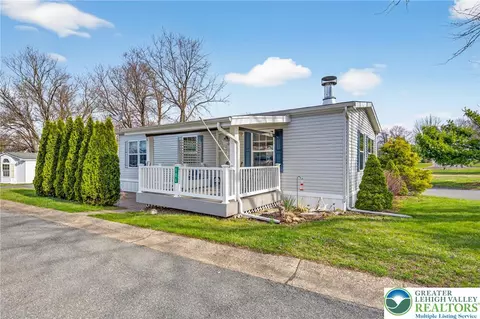 106 Comfort Ln, Northampton, PA 18067