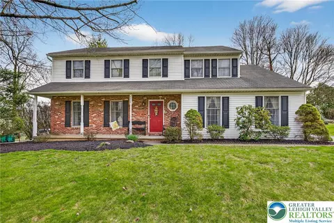 5292 Hanover Dr, Wescosville, PA 18106
