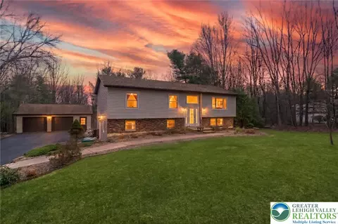 240 Horseshoe Dr, Palmerton, PA 18071