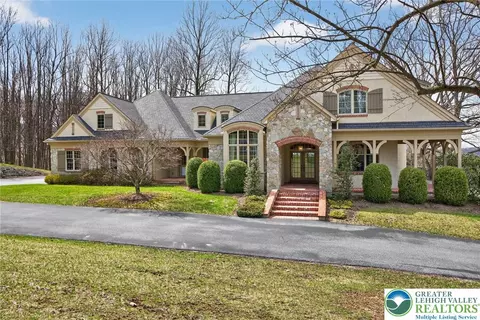 1512 Bette Ln, Hellertown, PA 18055