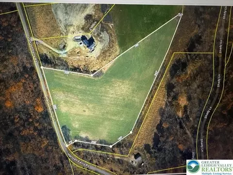 690 Hartzell Ferry Rd, Mt Bethel Twp, PA 18343