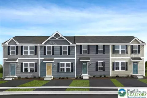56 Dayspring Dr #J2, West Brunswick Twp, PA 17961