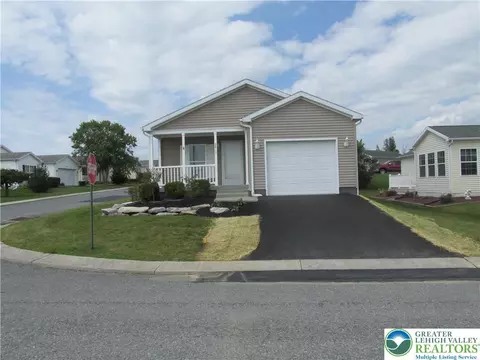 3813 Belcourt Rd, Forks Twp, PA 18040