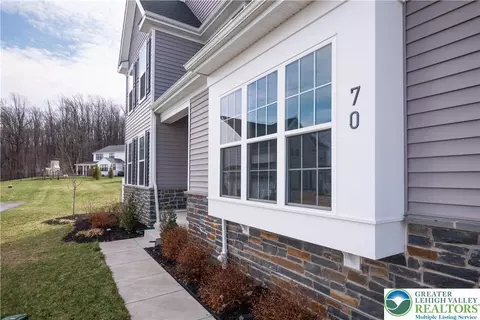 70 Kate Ct, Williams Twp, PA 18042