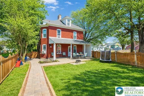 Exterior - 225 S Walnut St, Bath, PA 18014 photo 4 of 5