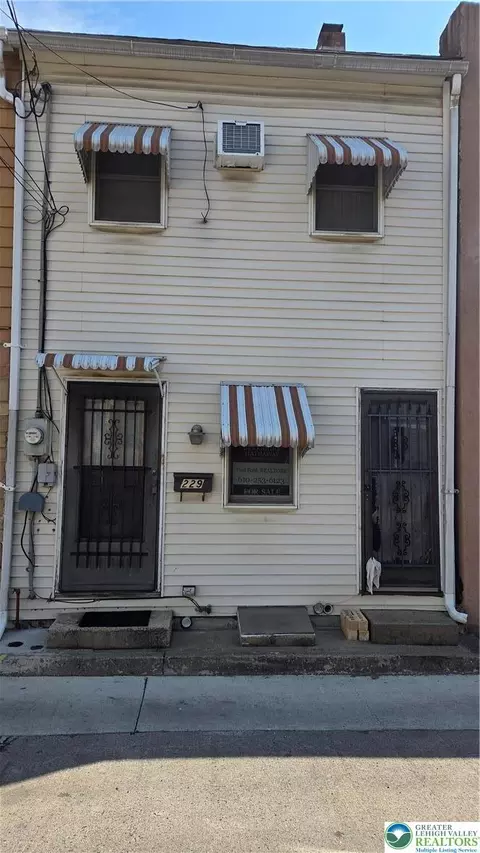 229 N Peach St, Allentown, PA 18102