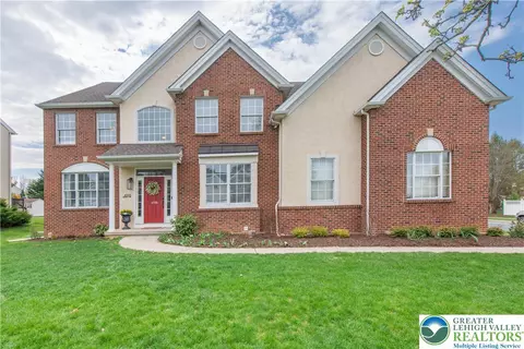 4998 Derby Ln, Bethlehem, PA 18020