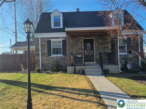 189 W Berger St, Emmaus, PA 18049