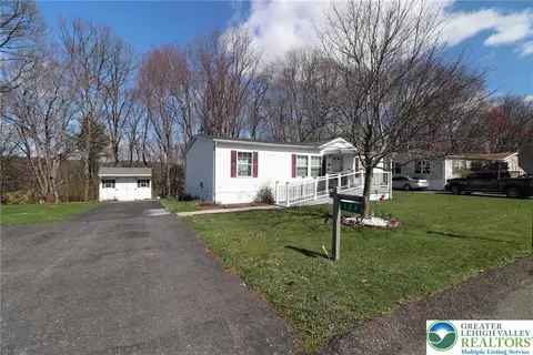 124 Ashley Ln, Lehighton, PA 18235