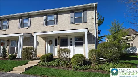 194 Springhouse Rd, Allentown, PA 18104