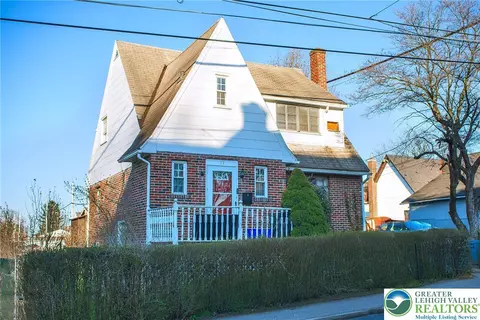 17 N 12th St, Catasauqua, PA 18032