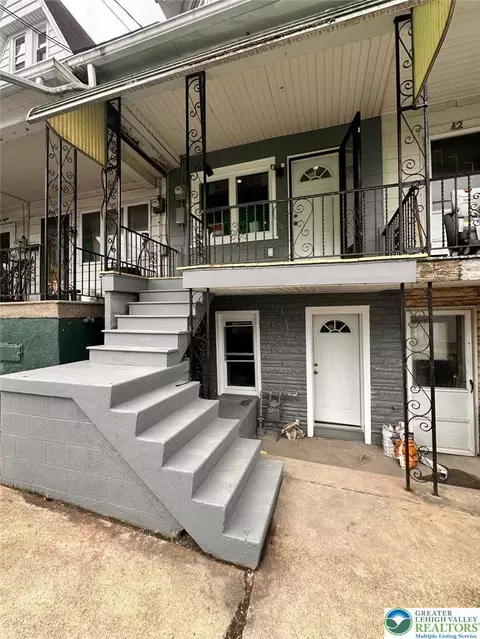 44 S Locust, Mount Carmel, PA 17851