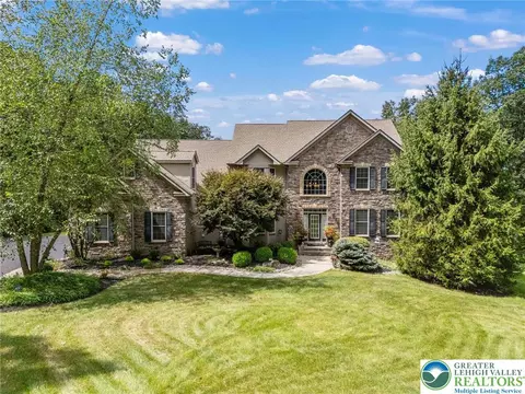 5615 Kernsville Rd, Orefield, PA 18069