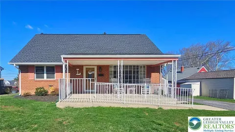 875 Poplar Rd, Hellertown, PA 18055