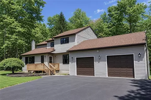 419 Main St, Gouldsboro, PA 18424
