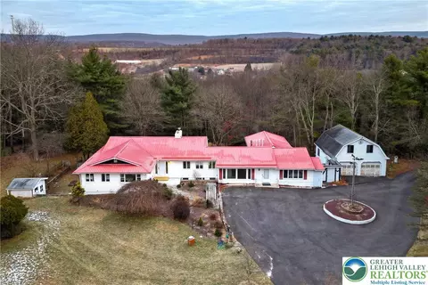 339 Stony Brook Dr, Stroudsburg, PA 18360
