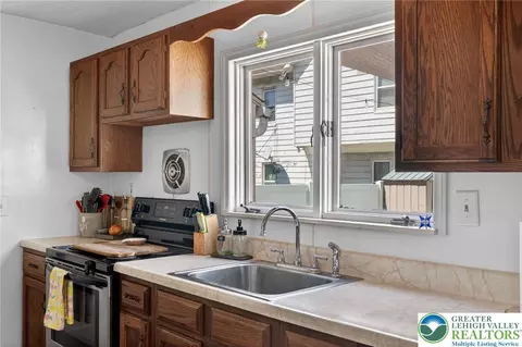 Kitchen - 205 E Goepp St, Bethlehem, PA 18018 photo 3 of 7