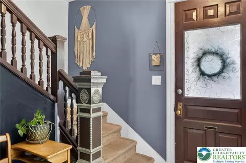 Entry Way - 205 E Goepp St, Bethlehem, PA 18018 photo 1 of 12