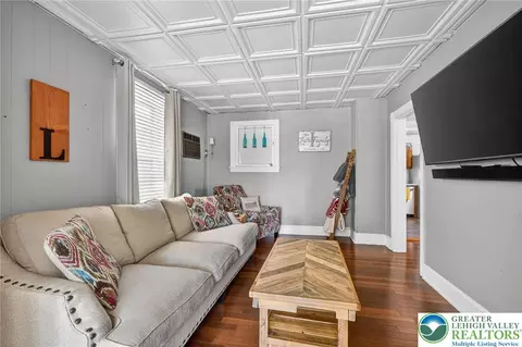 Living - 205 E Goepp St, Bethlehem, PA 18018 photo 3 of 4