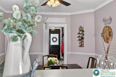 Entry Way - 205 E Goepp St, Bethlehem, PA 18018 photo 11 of 12