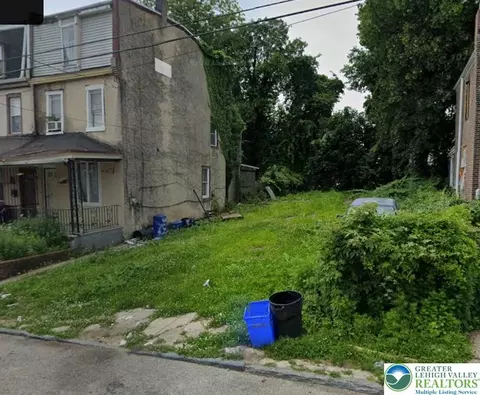 6036 N Beechwood St, Other Pa Counties, PA 19138