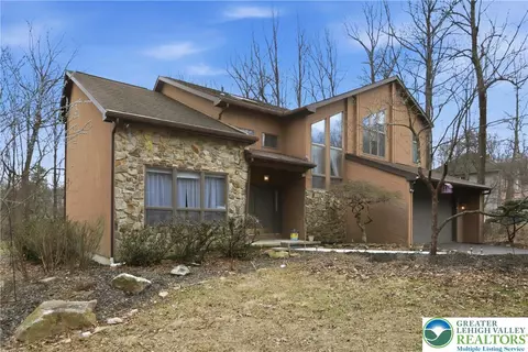 20 Highland Dr, Fleetwood, PA 19522