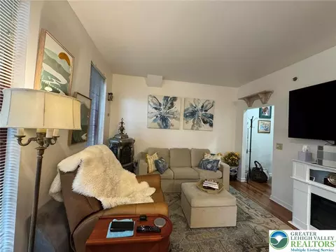 Living - 11 W 2nd St #384, Bethlehem, PA 18015 photo 1 of 1