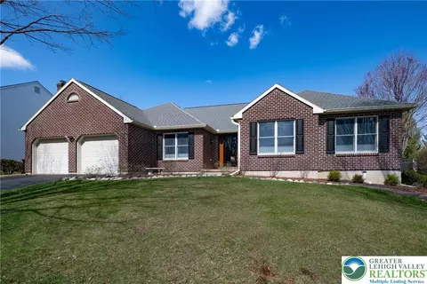 4075 Ross Rd, Bethlehem, PA 18020