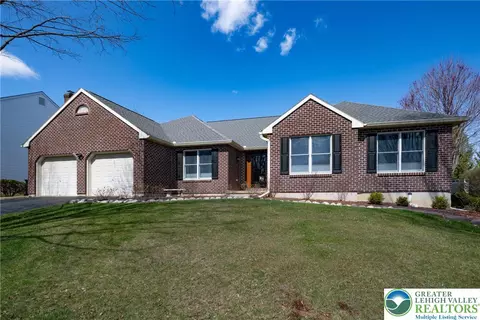 4075 Ross Rd, Bethlehem, PA 18020