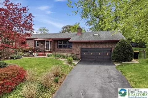 1670 Lindberg St, Bethlehem, PA 18020