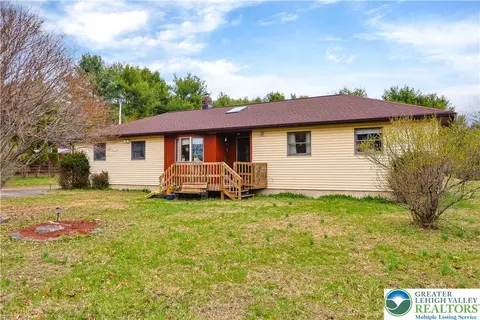 3134 Ross Rd, Saylorsburg, PA 18353