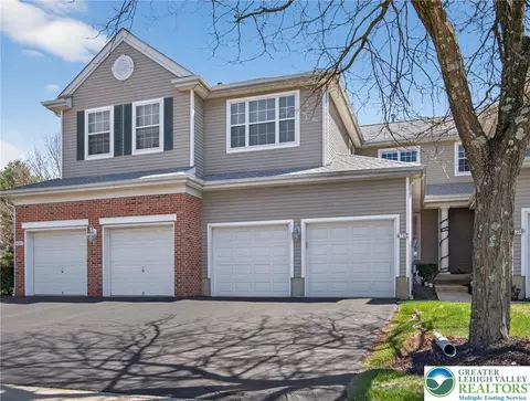 4312 Creek Rd, Allentown, PA 18104