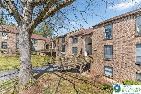 12 Fairway Rd, Reading, PA 19607