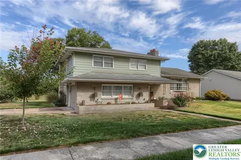 81 Locust Ave, Hershey, PA 17033