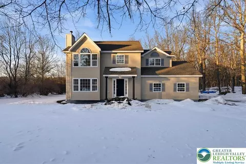 167 Bull Run, Long Pond, PA 18334