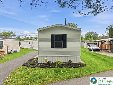 3422 Franklin Sq St, Moore Twp, PA 18067