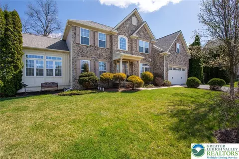 222 Lower Way Rd, Palmer Township, PA 18045