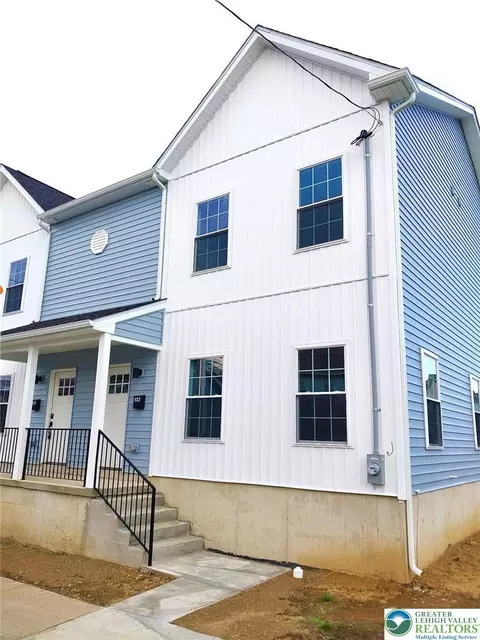 922 Centre St, Easton, PA 18042